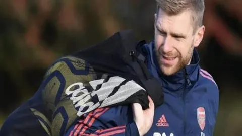 阿尔瓦雷斯250分钟进球效率低，与曼城时期形成鲜明对比。